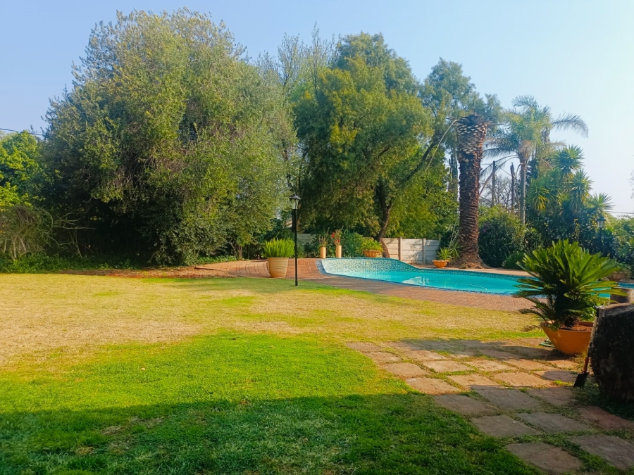 5 Bedroom Property for Sale in Wilkoppies North West
